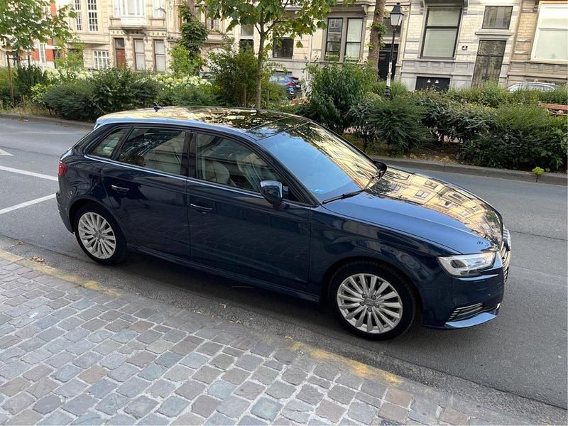 Begagnad 2017 Audi A3 e-tron Halvkombi | 215 000 kr - Bild 1/3