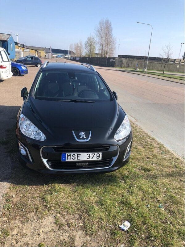 Svart Begagnad 2012 Peugeot 308 Kombi | 39 000 kr (Marknadspris) - Bild 1/4