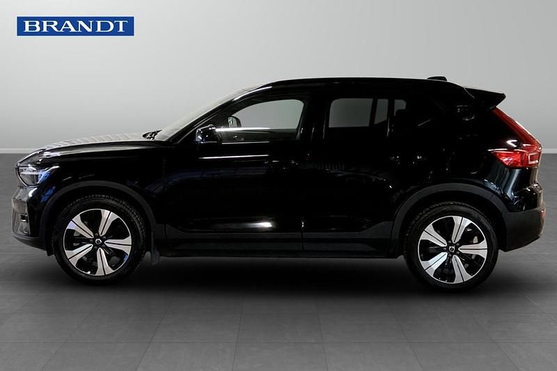 Begagnad Volvo XC40 Single Motor 175 kW (238 HK) 2023 Svart SUV