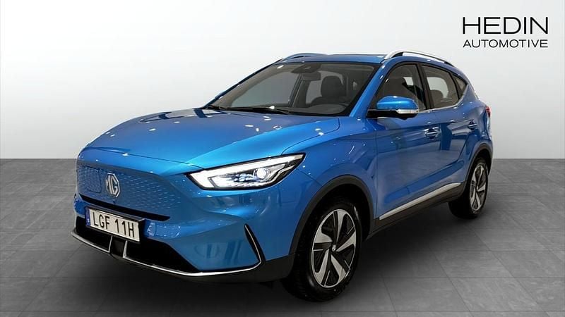 Blå (blue) Begagnad 2022 MG ZS Luxury Sedan | 249 900 kr (Bra pris) - Bild 1/4