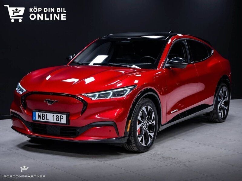 Röd Begagnad 2021 Ford Mustang Mach-E SUV | 319 900 kr (Bra pris) - Bild 1/2