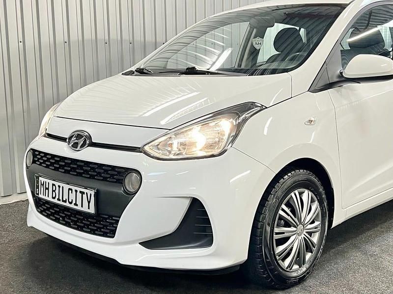 Begagnad Hyundai i10 67 HK (49 kW) 2020 Vit Halvkombi