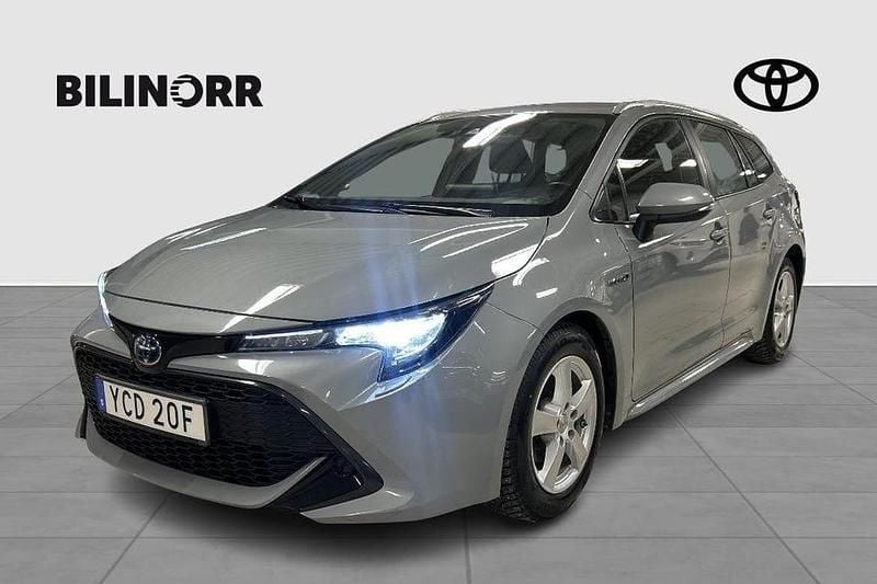 Grå Begagnad 2019 Toyota Corolla Active Kombi | 219 500 kr (Marknadspris) - Bild 1/3