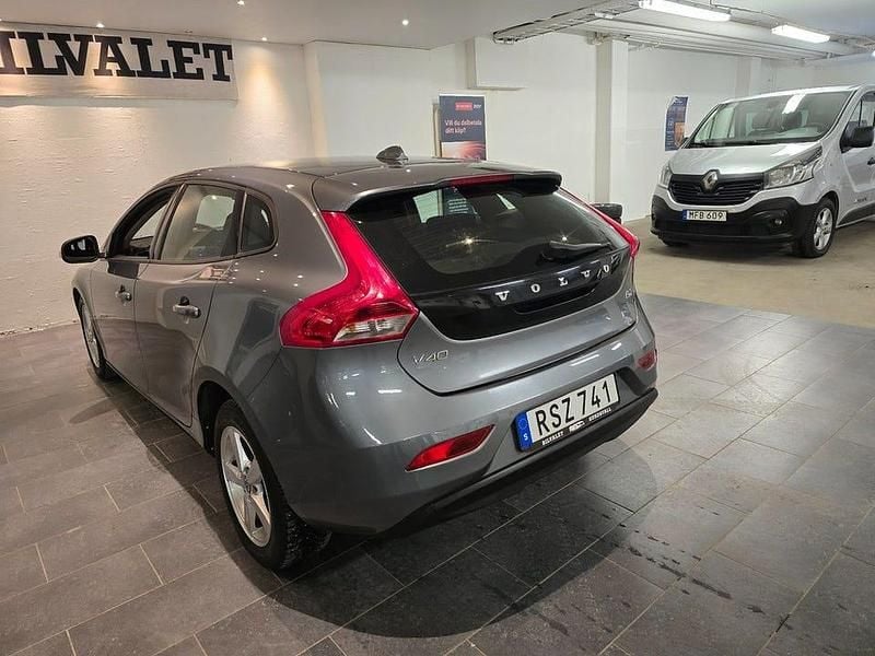 Begagnad Volvo V40 Kinetic 120 HK (88 kW) 2016 Grå