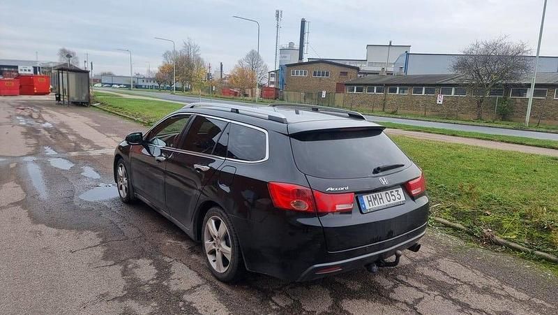 Svart Begagnad 2009 Honda Accord Executive Kombi | 48 000 kr (Bra pris) - Bild 1/4