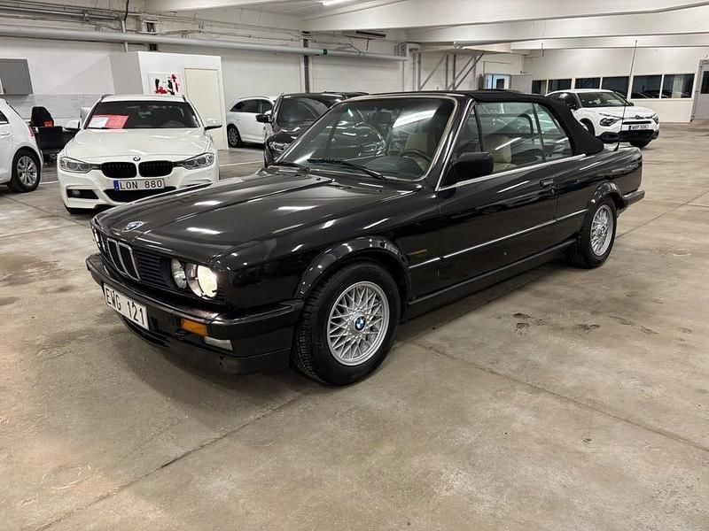 Begagnad BMW 325 M Sport 170 HK (125 kW) 1987 Grå Cab