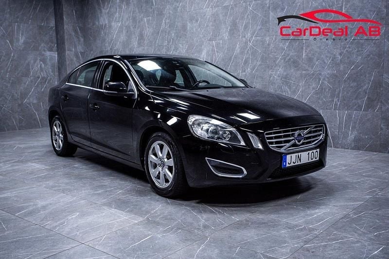 Svart Begagnad 2010 Volvo S60 Momentum Sedan | 99 800 kr (Lite dyr) - Bild 1/4