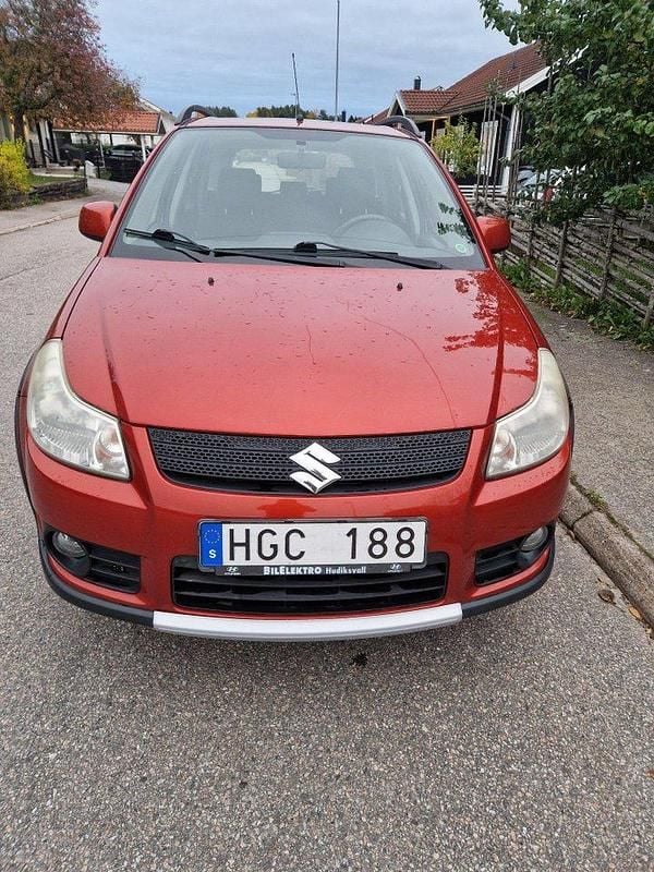 Orange Begagnad 2007 Suzuki SX4 Halvkombi | 25 500 kr (Superpris) - Bild 1/4