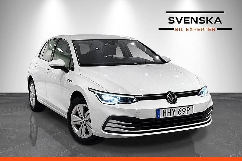 Vit Begagnad 2020 VW Golf VIII Edition Halvkombi | 234 900 kr (Marknadspris) - Bild 1/4