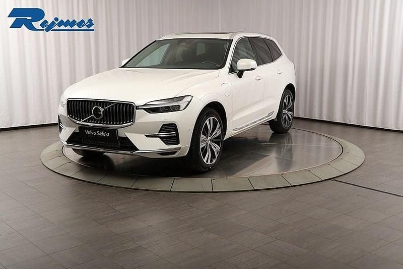 Vit Begagnad 2022 Volvo XC60 Core SUV | 429 900 kr (Bra pris) - Bild 1/4