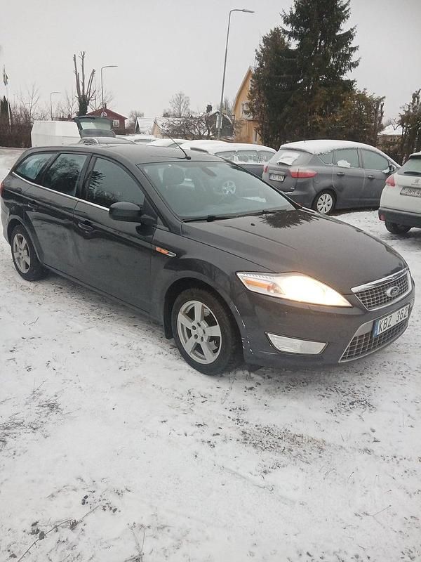 Begagnad Ford Mondeo Titanium 145 HK (106 kW) 2009 Grå Kombi