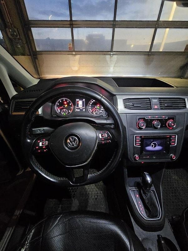 Silver Begagnad 2018 VW Caddy Maxi Life Life Minibuss | 70 000 kr (Superpris) - Bild 1/4