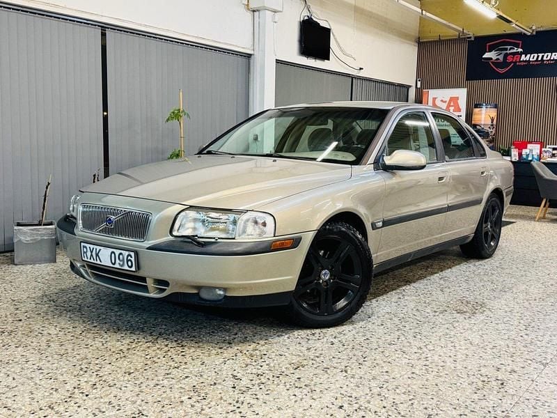 Ljusbrun (brun) Begagnad 2001 Volvo S80 Sedan | 19 900 kr (Bra pris) - Bild 1/4