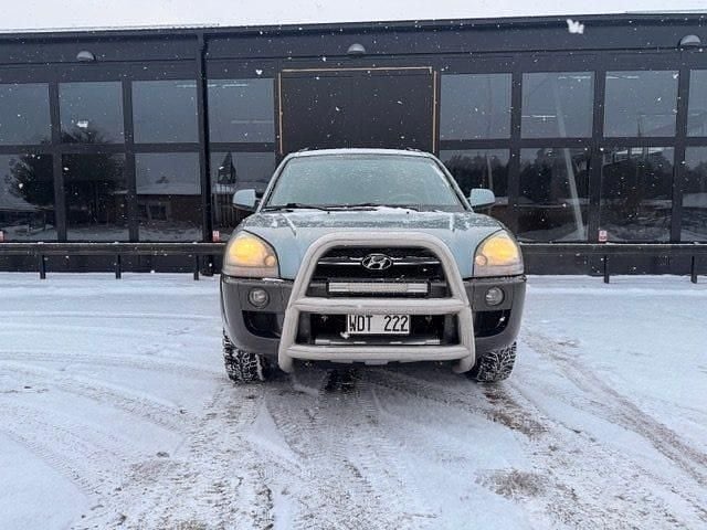 Ljusgrå Begagnad 2004 Hyundai Tucson SUV | 39 900 kr (Bra pris) - Bild 1/4