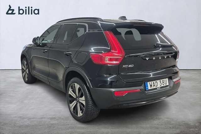 Begagnad Volvo XC40 Core 185 kW (252 HK) 2022 Svart SUV