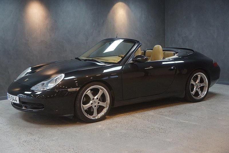 Svart Begagnad 1999 Porsche 911 Carrera Cabriolet Cab | 349 000 kr - Bild 1/4