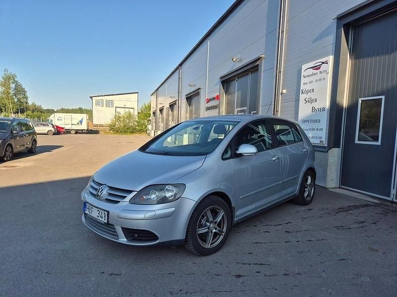 Begagnad VW Golf Plus Cross Trendline 160 HK (117 kW) 2009 Silver Minibuss