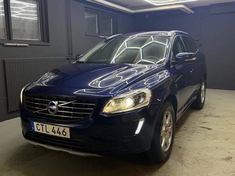Blå Begagnad 2016 Volvo XC60 Ocean Race SUV | 169 900 kr - Bild 1/4
