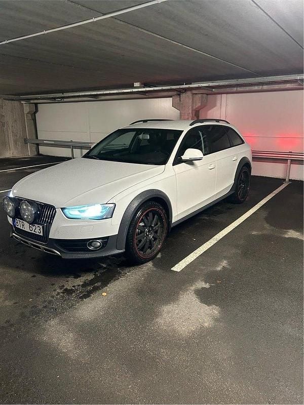 Vit Begagnad 2013 Audi A4 Allroad Kombi | 89 000 kr (Bra pris) - Bild 1/4