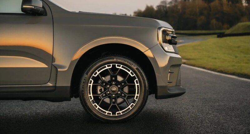 Begagnad Ford Ranger 240 HK (176 kW) 2024 Conqurer grey Pickup