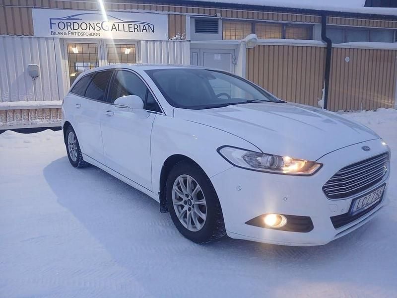 Vit Begagnad 2015 Ford Mondeo Business Edition Kombi | 129 800 kr (Marknadspris) - Bild 1/4