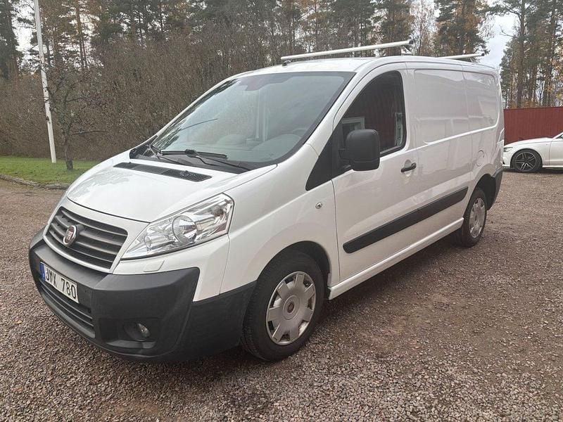 Vit Begagnad 2014 Fiat Scudo Van | 59 700 kr (Bra pris) - Bild 1/4