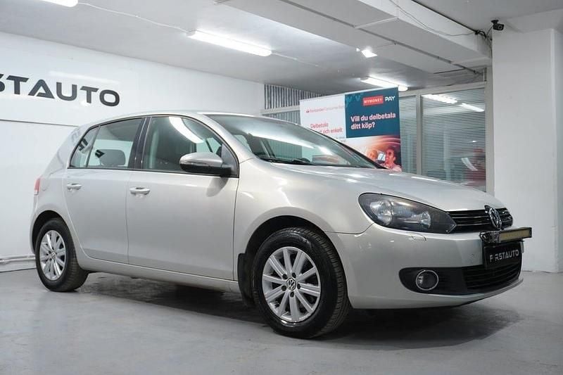 Begagnad VW Golf VI S 102 HK (75 kW) 2010 Ljusbrun Halvkombi