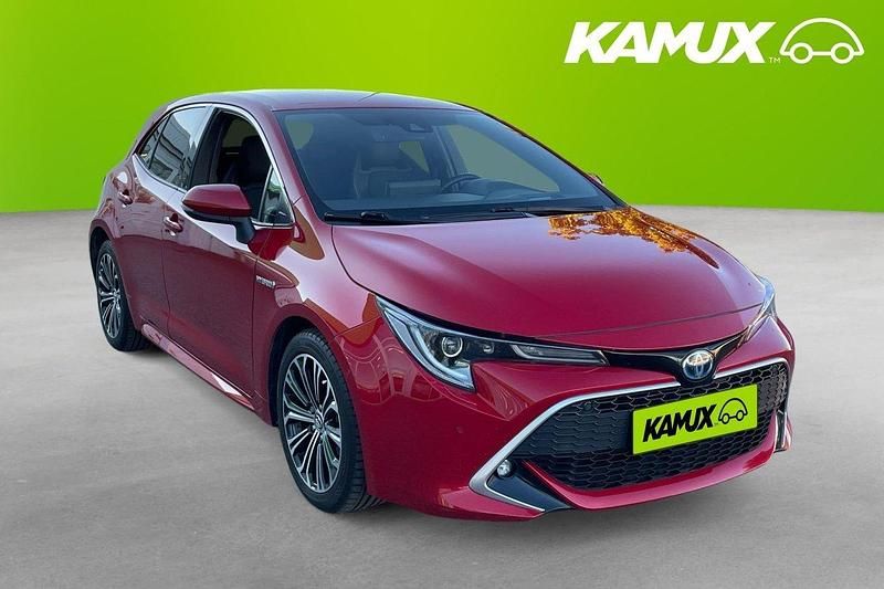 Röd Begagnad 2019 Toyota Corolla Hybrid Executive Halvkombi | 208 700 kr (Bra pris) - Bild 1/3
