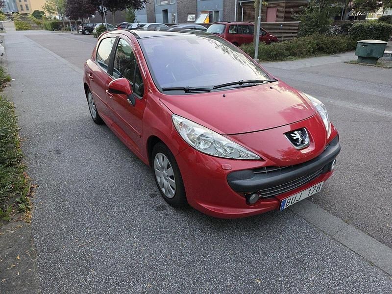 Röd Begagnad 2008 Peugeot 207 Halvkombi | 19 500 kr (Marknadspris) - Bild 1/4