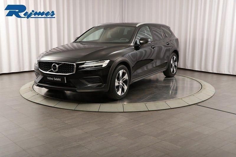 Svart Begagnad 2022 Volvo V60 CC Kombi | 319 900 kr (Bra pris) - Bild 1/4