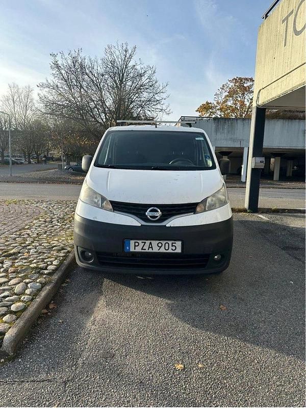 Vit Begagnad 2016 Nissan NV200 Van | 55 000 kr (Bra pris) - Bild 1/4