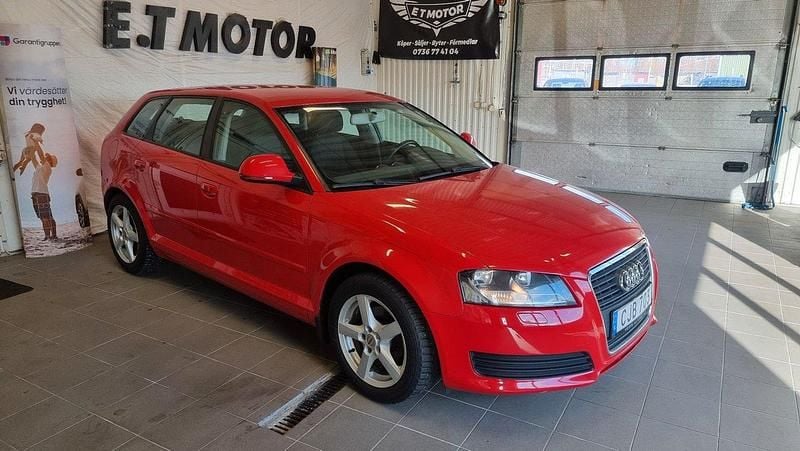 Röd Begagnad 2010 Audi A3 Sportback Attraction Halvkombi | 43 900 kr (Bra pris) - Bild 1/4