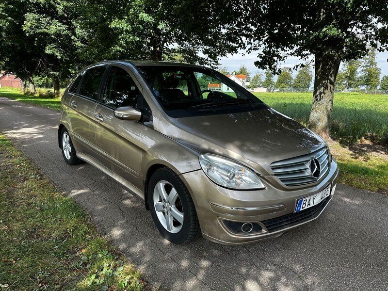 Ljusbrun Begagnad 2006 Mercedes B200 Minibuss | 39 999 kr (Marknadspris) - Bild 1/4