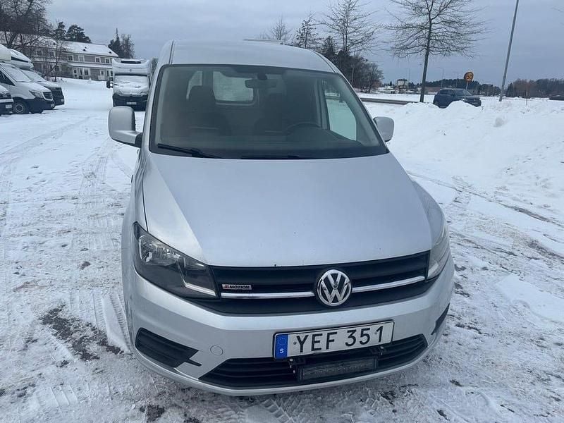 Silver Begagnad 2016 VW Caddy Maxi Minibuss | 79 900 kr (Marknadspris) - Bild 1/4