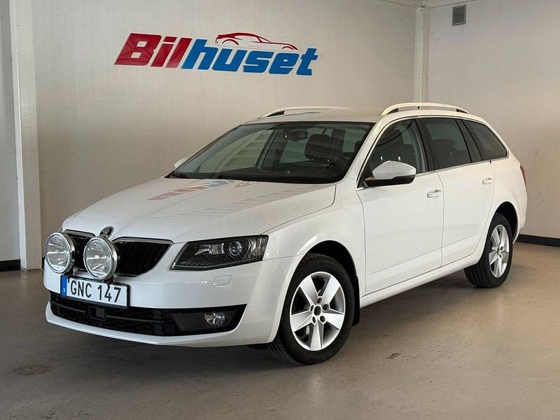 Vit Begagnad 2016 Skoda Octavia Style Kombi | 152 000 kr (Lite dyr) - Bild 1/4