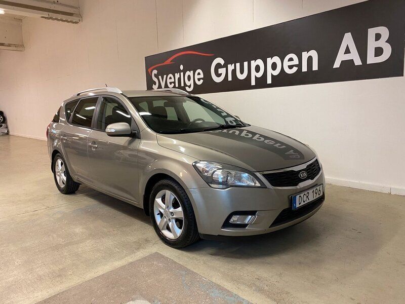 Silver Begagnad 2010 Kia Ceed Sportswagon EX Kombi | 59 900 kr (Bra pris) - Bild 1/4