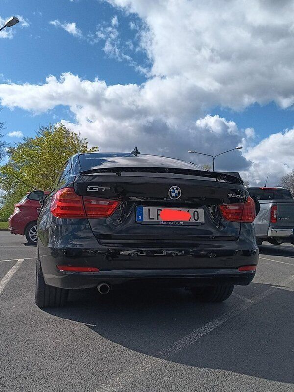 Svart Begagnad 2015 BMW 320 Gran Turismo Halvkombi | 133 900 kr (Marknadspris) - Bild 1/2
