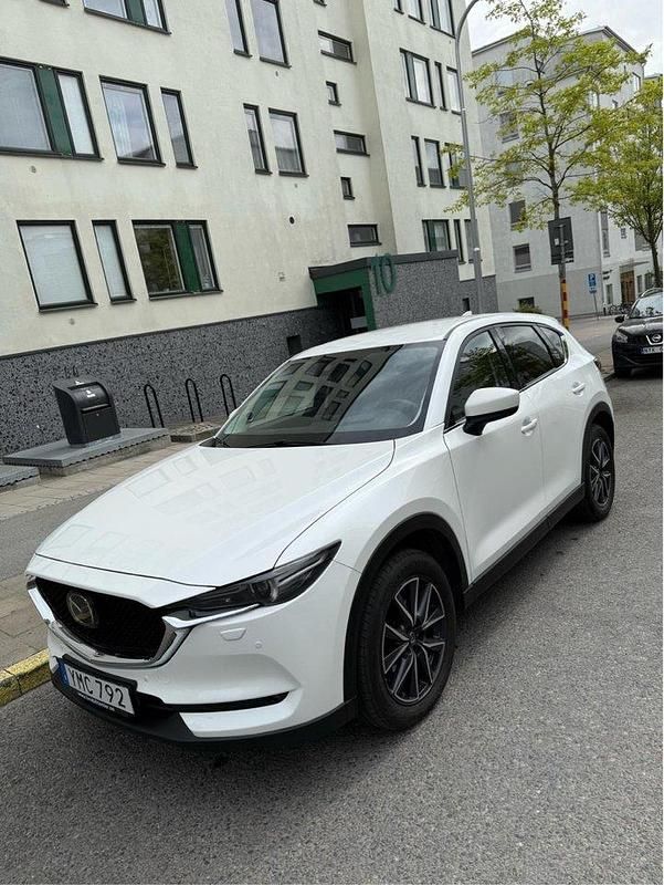 Vit Begagnad 2018 Mazda CX-5 SUV | 178 000 kr (Marknadspris) - Bild 1/4