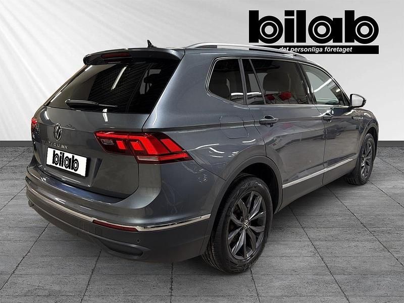 Begagnad VW Tiguan Allspace 2023 Grå SUV