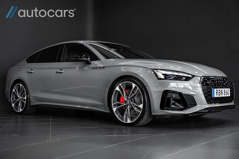 Grå Begagnad 2020 Audi A5 Edition .1 Sportkupé | 448 000 kr (Marknadspris) - Bild 1/4