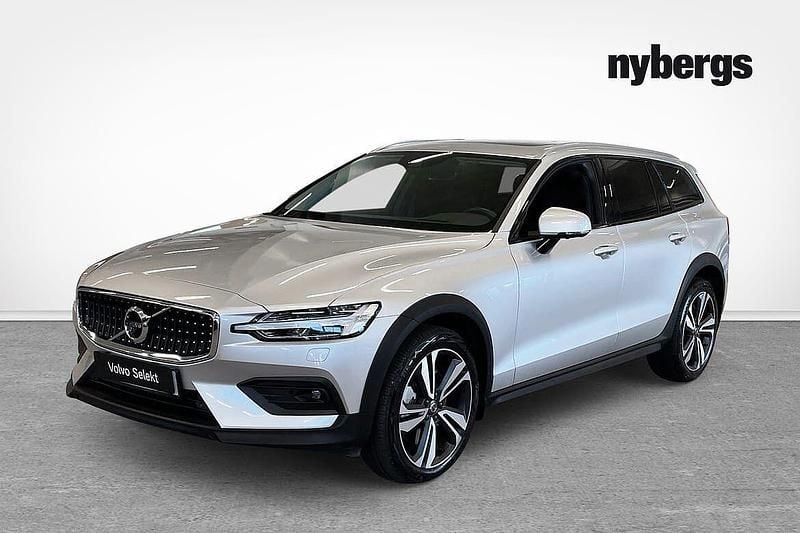 Silver Begagnad 2021 Volvo V60 CC Kombi | 409 000 kr (Marknadspris) - Bild 1/4