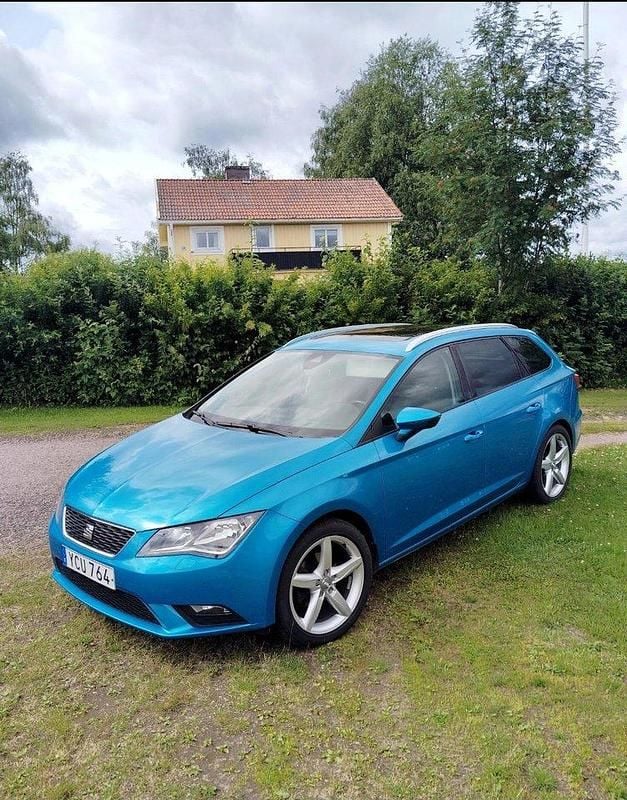 Blå Begagnad 2016 Seat Leon Kombi | 112 000 kr - Bild 1/4