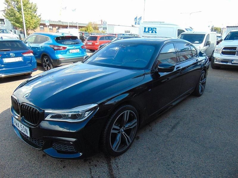 Svart Begagnad 2017 BMW 730L Sedan | 339 000 kr - Bild 1/4