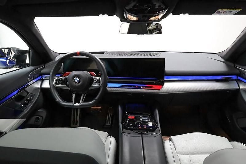 Begagnad BMW M5 Comfort Edition 727 HK (534 kW) 2024 Blå Kombi