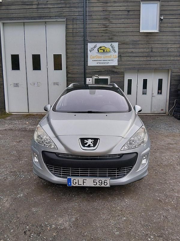 Ljusgrå Begagnad 2009 Peugeot 308 Kombi | 31 900 kr (Marknadspris) - Bild 1/4