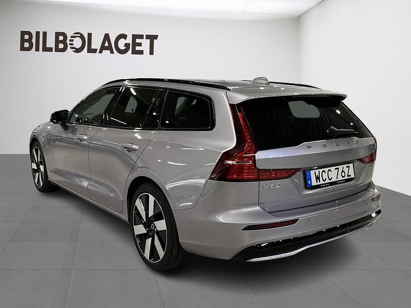 Begagnad Volvo V60 349 HK (256 kW) 2026 Silver Kombi