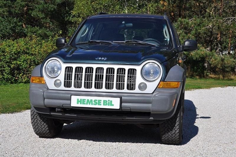 Mörkgrå Begagnad 2005 Jeep Cherokee SUV | 79 900 kr (Bra pris) - Bild 1/4