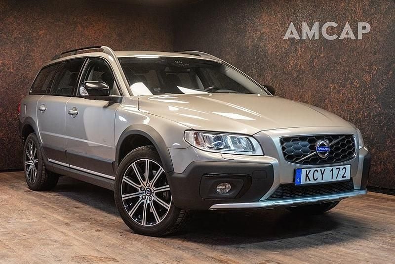 Silver Begagnad 2015 Volvo XC70 Standard Kombi | 229 500 kr (Dyr) - Bild 1/4