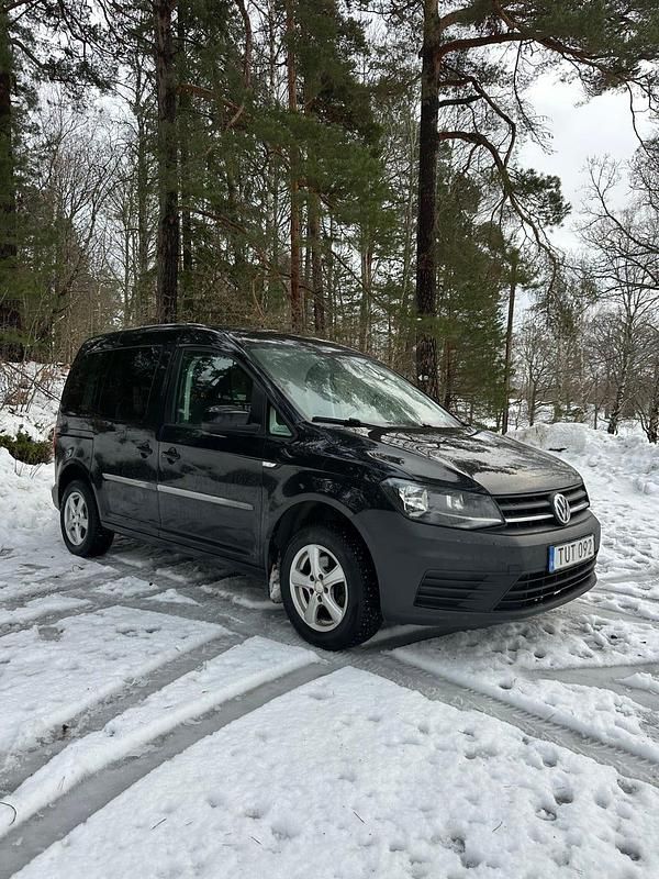 Begagnad VW Caddy 102 HK (75 kW) 2018 Minibuss