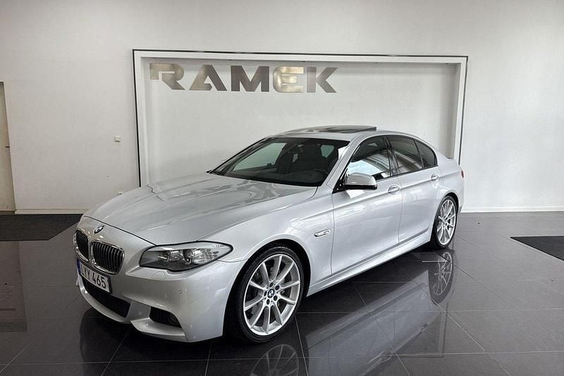Ljusgrå Begagnad 2011 BMW 535 M Sport Sedan | 219 000 kr (Marknadspris) - Bild 1/4